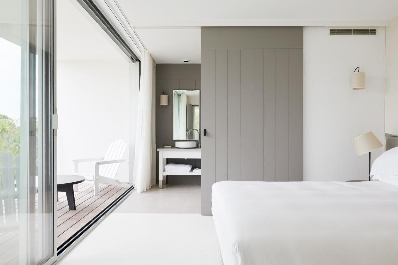 Hotel Plage Palace & Spa Palavas-les-Flots Exteriör bild A sliding door