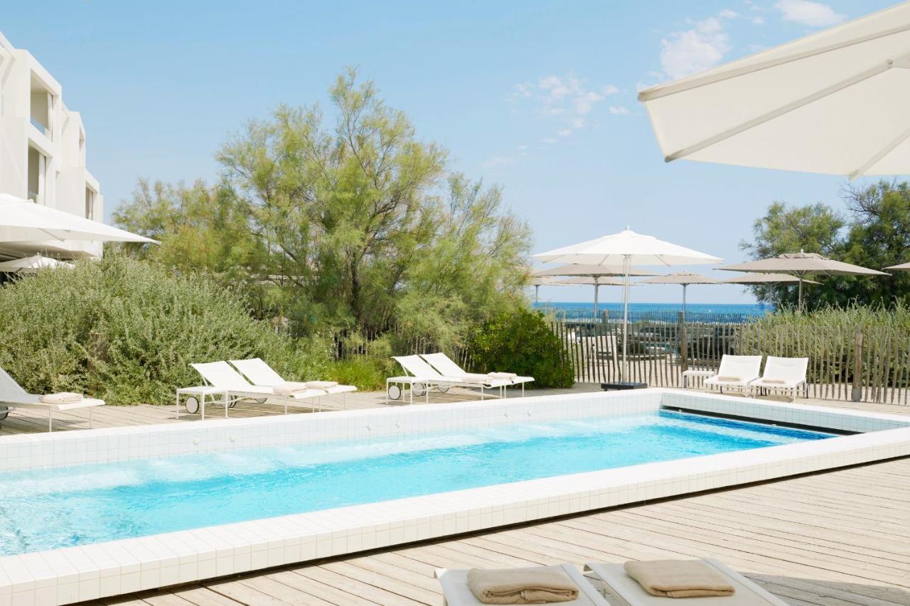 Hotel Plage Palace & Spa Palavas-les-Flots Exteriör bild The pool at the Hotel