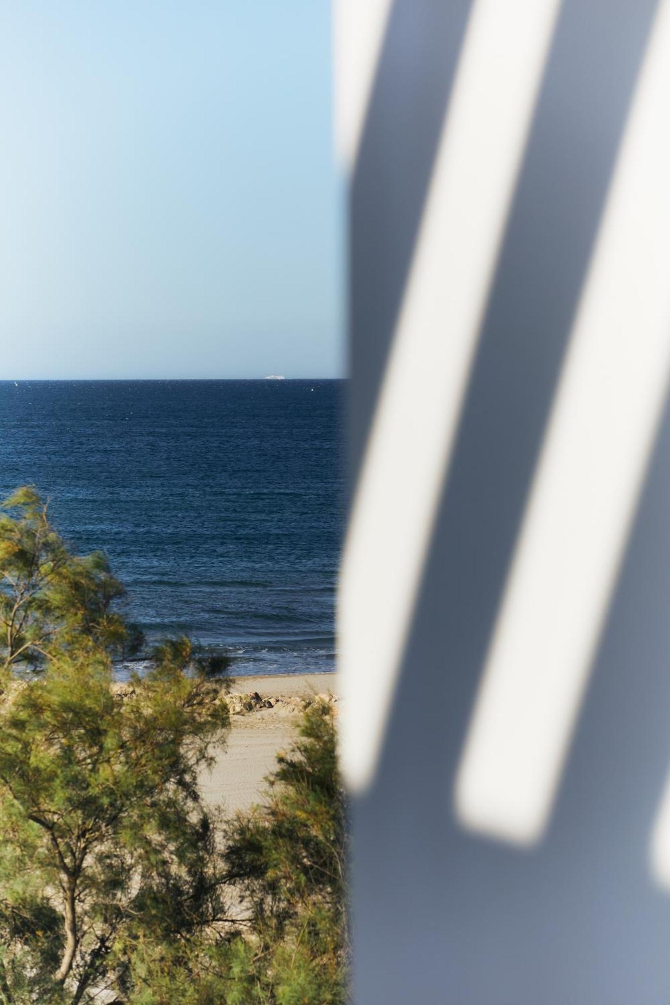 Hotel Plage Palace & Spa Palavas-les-Flots Exteriör bild View of the sea from the hotel