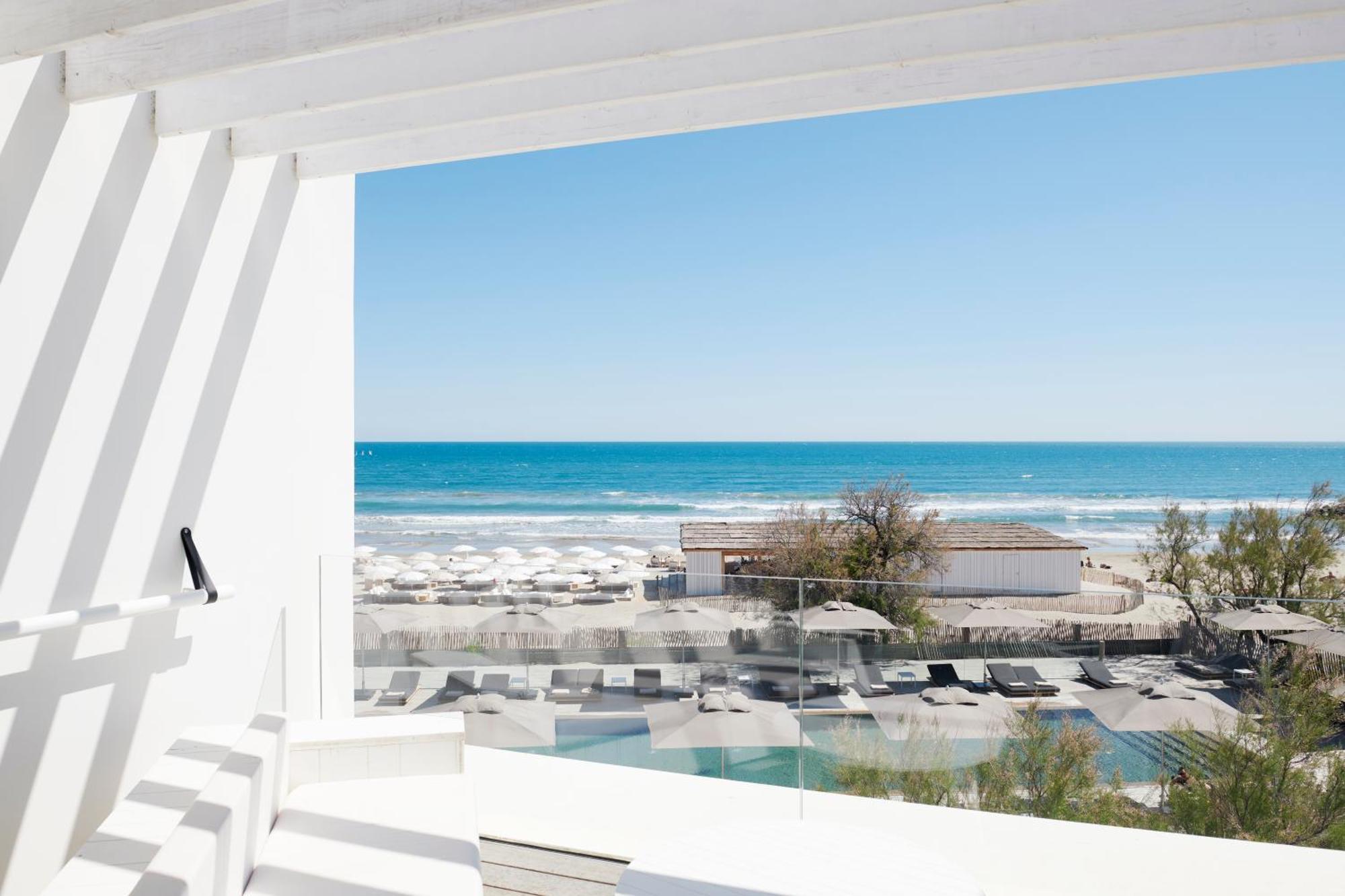 Hotel Plage Palace & Spa Palavas-les-Flots Exteriör bild View of the beach from the hotel