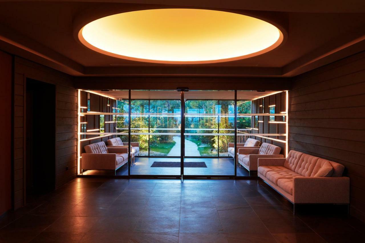 Hotel Plage Palace & Spa Palavas-les-Flots Exteriör bild Entrance to the hotel